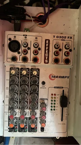 Vendo ou troco peças de som automotivo