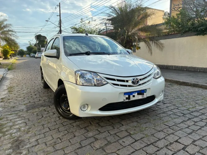 Toyota Etios X 1.3 Flex 16V 5P Aut. 2017