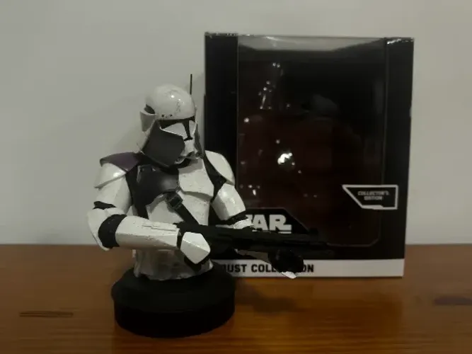 Star Wars Busto de Coleção De Agostini - COMANDANTE BACARA (acompanha caixa e revista)