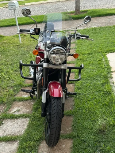MOTO ROYAL ENFIELD 650 VERMELHA