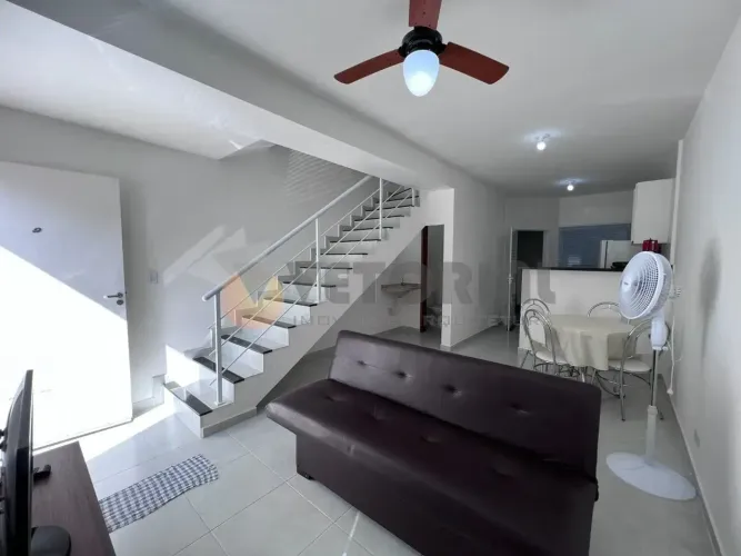 Sobrado para venda tem 62 metros quadrados com 2 quartos em Jardim Brasil - Caraguatatuba