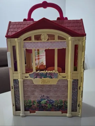 CASA DA BARBIE EM FORMA DE MALETA 