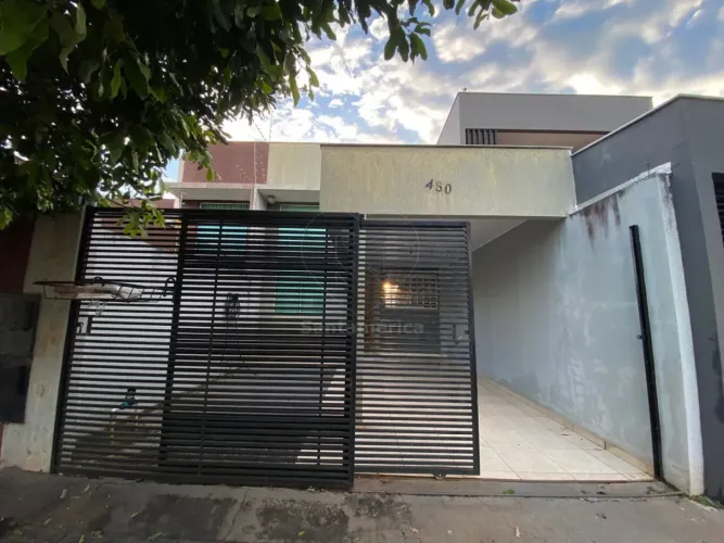 Casa para alugar na Zona Leste de Londrina com 3 quartos e cozinha planejada
