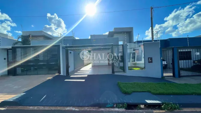 Casa à venda em Maringá, Parque das Grevíleas, com 3 quartos, com 125 m²