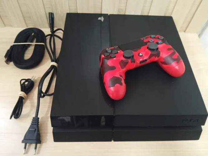 Console PlayStation 4 (PS4) Fat 500GB - Completo + Controle Camuflado