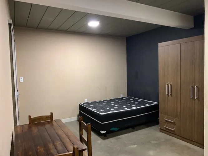 Ótimo Studio Individual para Rapazes. 