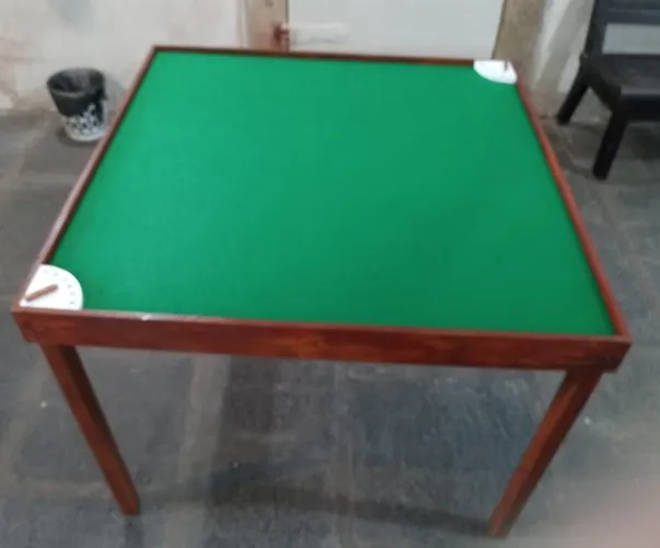 Mesa para dominó em madeira( completa)