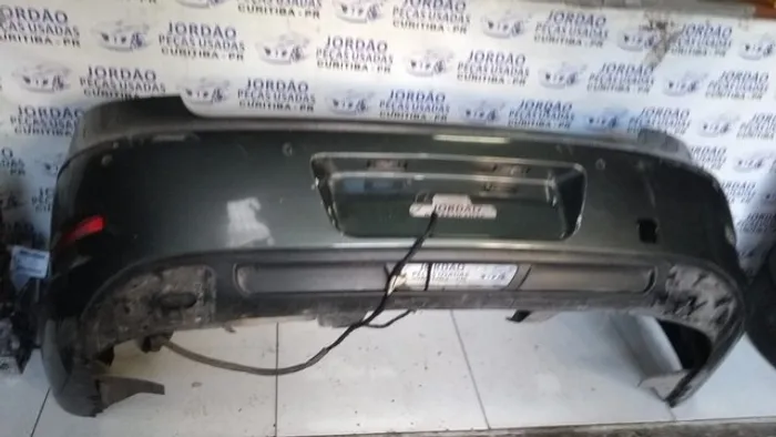 Para-choque traseiro Peugeot 408 hatc, com câmera de ré, 2019.