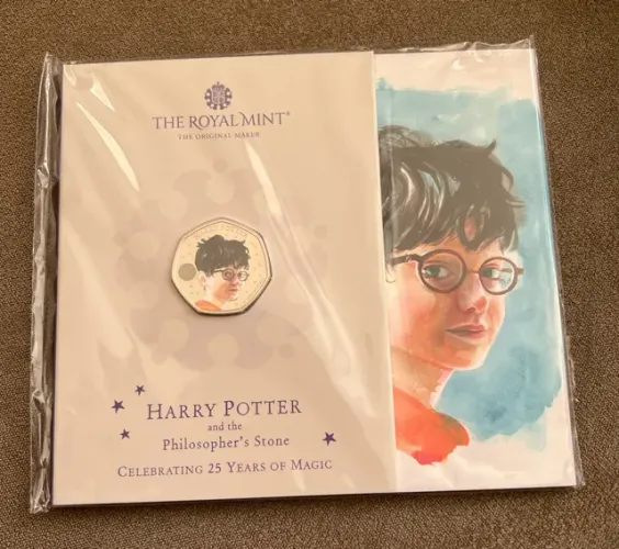 Moeda colorida 50p cuproníquel Harry Potter 2022 Edição Limitada