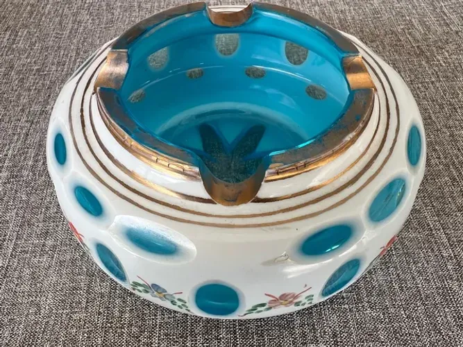 Cinzeiro usado vintage vidro anos 60 raro único