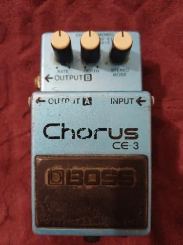 Pedal chorus Boss CE-3 japonês