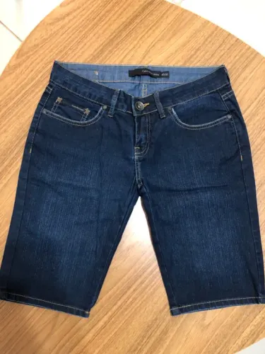 Bermuda Calvin Klein feminina