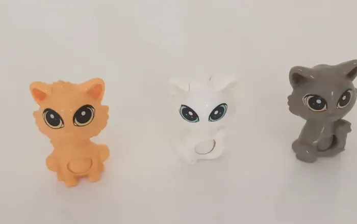 3 Gatos - Kinder Ovo
