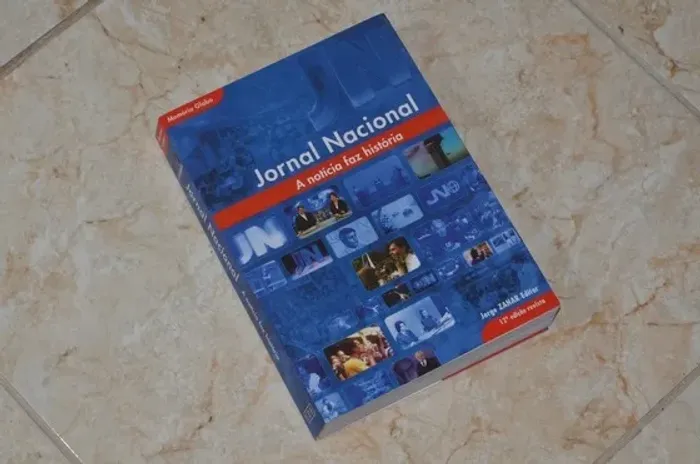 Livro Jornal Nacional - A Notícia Faz História (2004)
