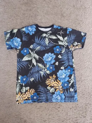 Camiseta juvenil - tamanho 16 anos