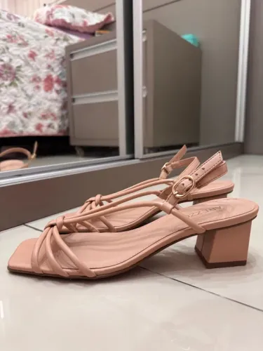 Sandálias nude A.R.Ezzo