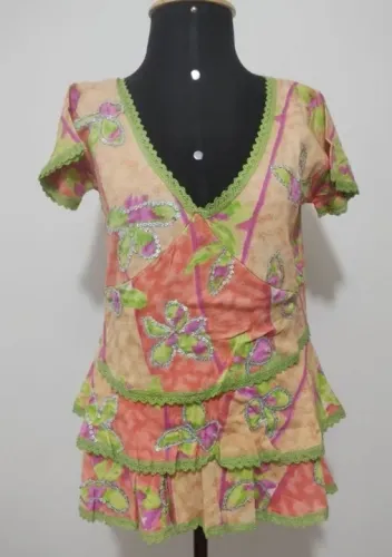 blusa indiana com babados e bordados tamanho único e 100% algodão.