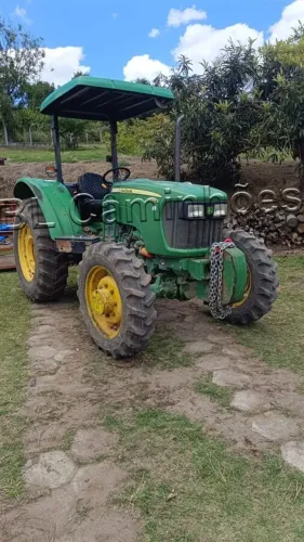 Trator John Deere 5055E ano 2015 2º Dono com 5.175 horas