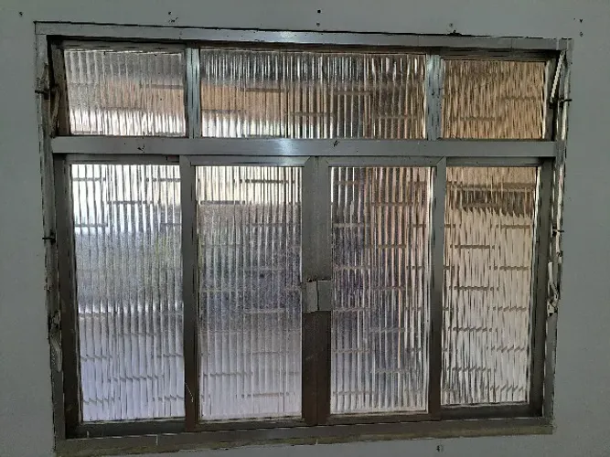Janela de alumínio com vidro 1,50 x 1,20m