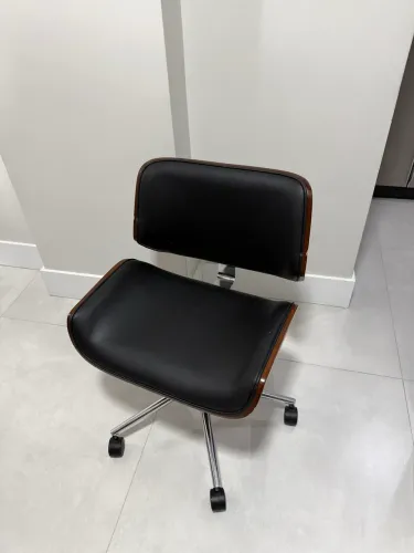 Cadeira estilo executivo / mid-century