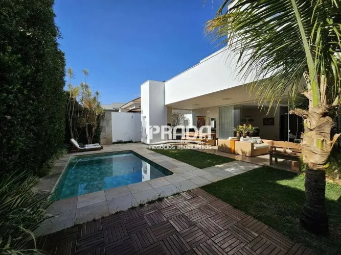 Casa à venda com 3 suítes - Condomínio Bosque Karaíba - Uberlândia/MG .