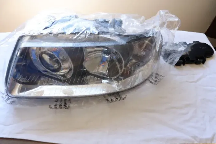 Farol Audi A3 8l 2001-2006 Tyc Leia O Anuncio Lado Esquerdo Esquerdo/motorista