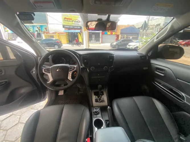 Mitsubishi L200 Trit. S.out. GLS 2.4 CD Diesel Aut. 2025