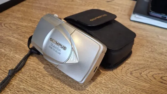 Câmera Olympus Stylus Epic Zoom 115 Deluxe 