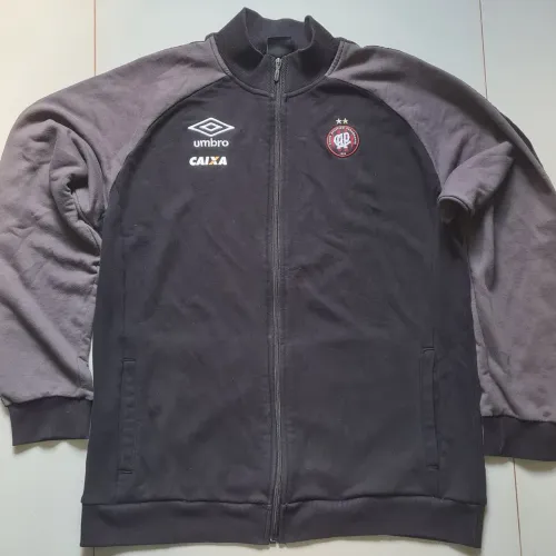 Jaqueta Athetico Paranaense Umbro Preta com marcas de uso