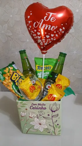 Cesta de Presente Personalizada com Balão Romântico