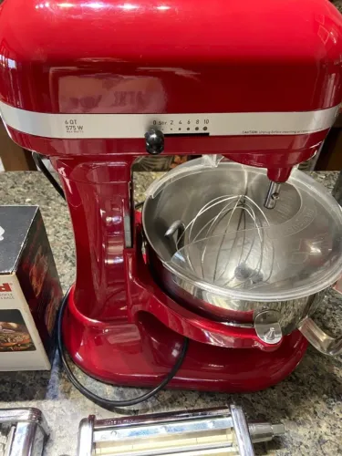 Batedeira com pedestal KitchenAid Professional 600