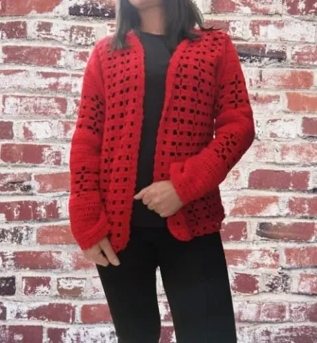BLUSA COM ABERTURA FRONTAL EM CROCHE VERMELHO