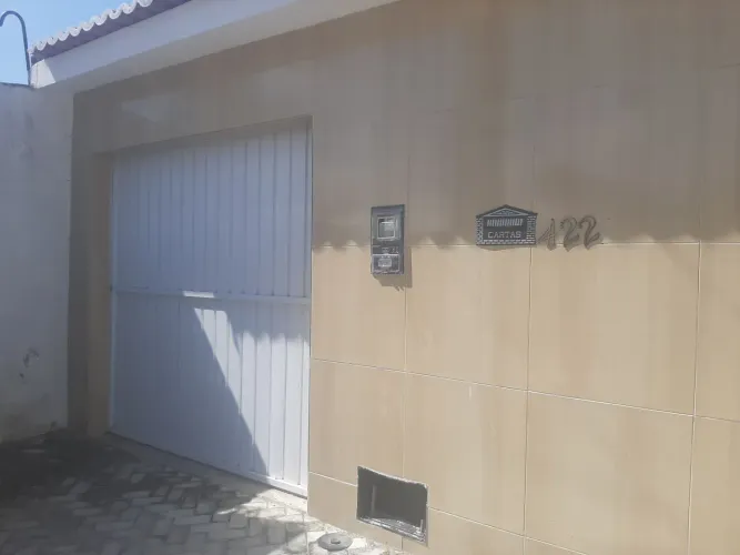 Vende se ou Aluga se , uma casa na Redinha.