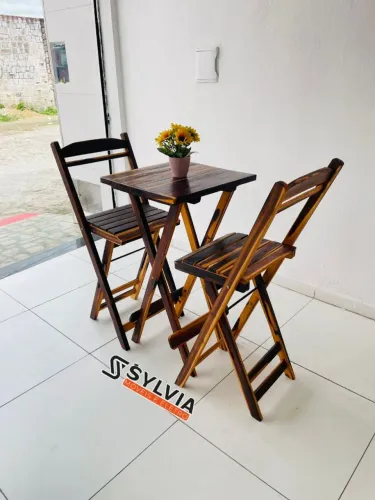 Conjunto de Mesa e Cadeiras Dobráveis de Madeira