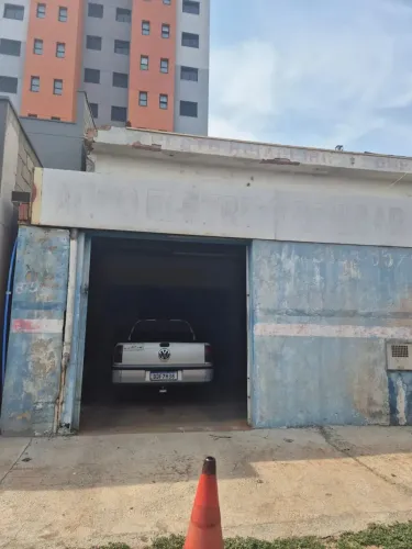 Salão Comercial  no Posto Boiadeiro  R. Santa Maria (marginal da Rod. Washington Luís).