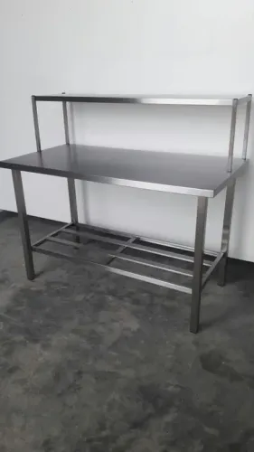 Mesa inox com prateleira de apoio - nova direto de fabrica