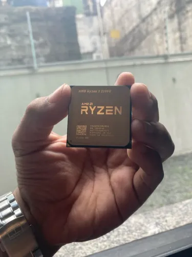 Processador Ryzen 3 2200 G (Graphics Integrated) + Cooler