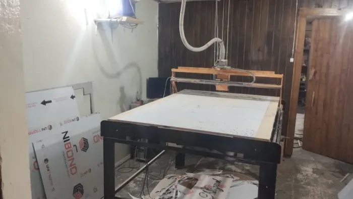 Router CNC area de corte 155x105 cm, com tupia e aspirador