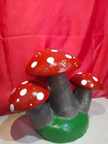 Estátueta trio de cogumelos em cimento decoração de jardim