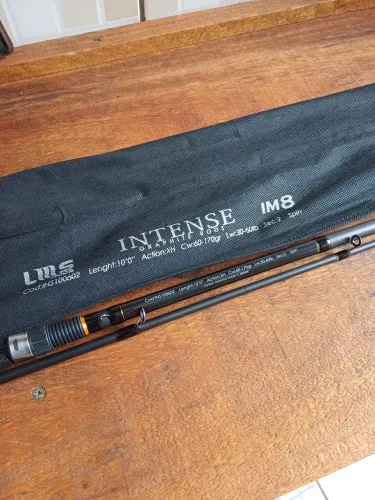 VARA DE PESCA CARBONO IM 8 30 A 60 LIBRAS LUMIS INTENSE  MOLINETE 