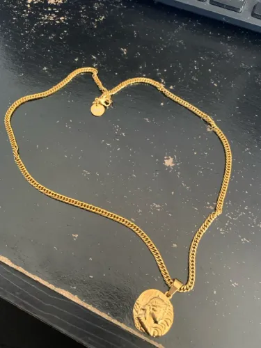 Colar Dourado Key Design