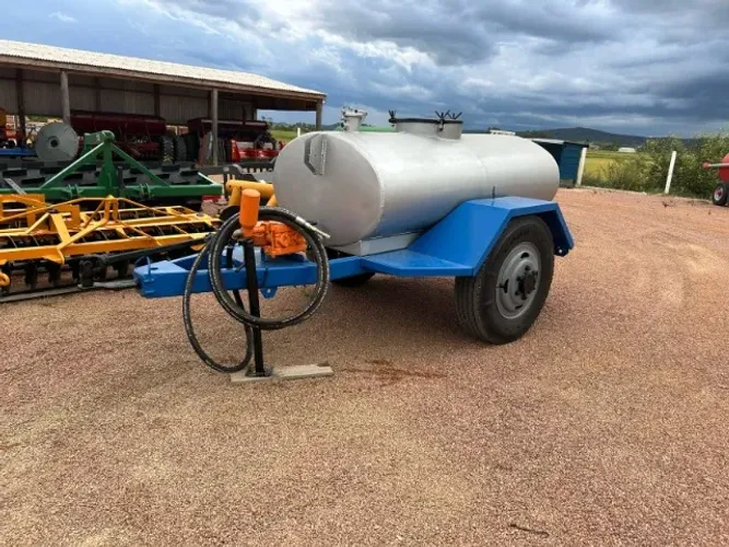 TANQUE 1500 LITROS COM BOMBA ALTA PRESSÃO