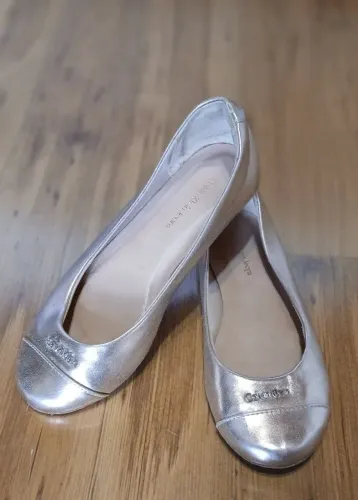 Sapatilha Calvin Klein metalizada