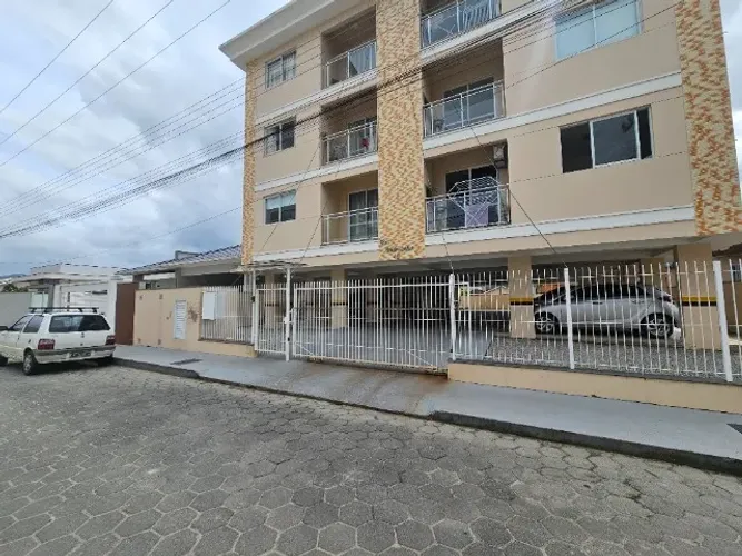 Apartamento com suíte apenas 200m da nova Prefeitura