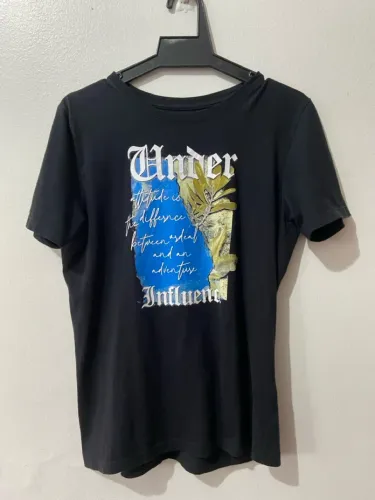 Camiseta preta feminina PP