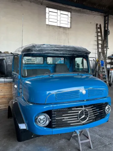 Cabine Mercedes Bens ano 82,painel de chapa completa a base de troca.