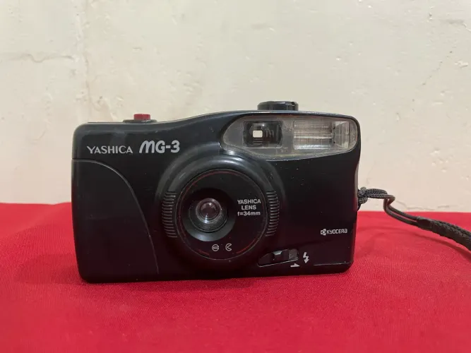 Câmera Analógica Yashica MG-3 No Estado 
