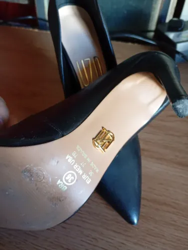 Scarpin e sandália de marca