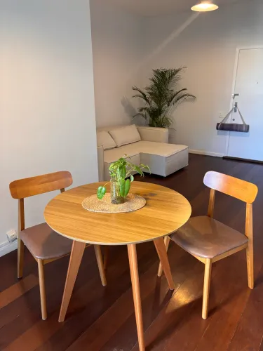 Mesa comedor com cadeiras