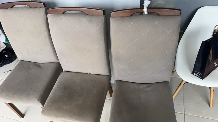 Vendo mesa com 6 cadeiras